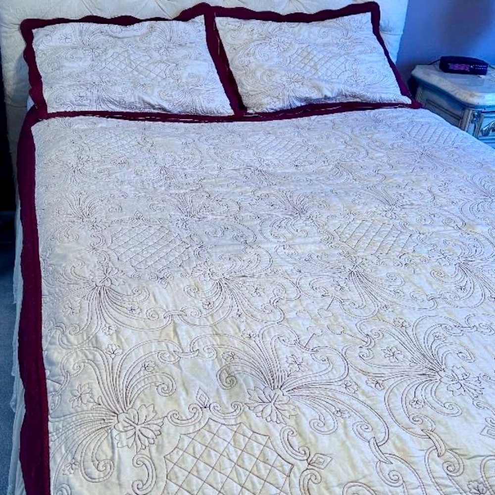 Full/Queen 3 Piece Quilt Set
